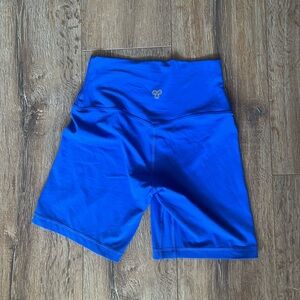 Aritzia Butter Cheeky Hi-Rise 7” Short